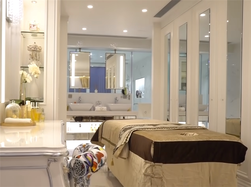 徐淑敏|港姐徐淑敏和黄浩夫妇371㎡别墅，200W装修厨房，3层住宅豪气逼人