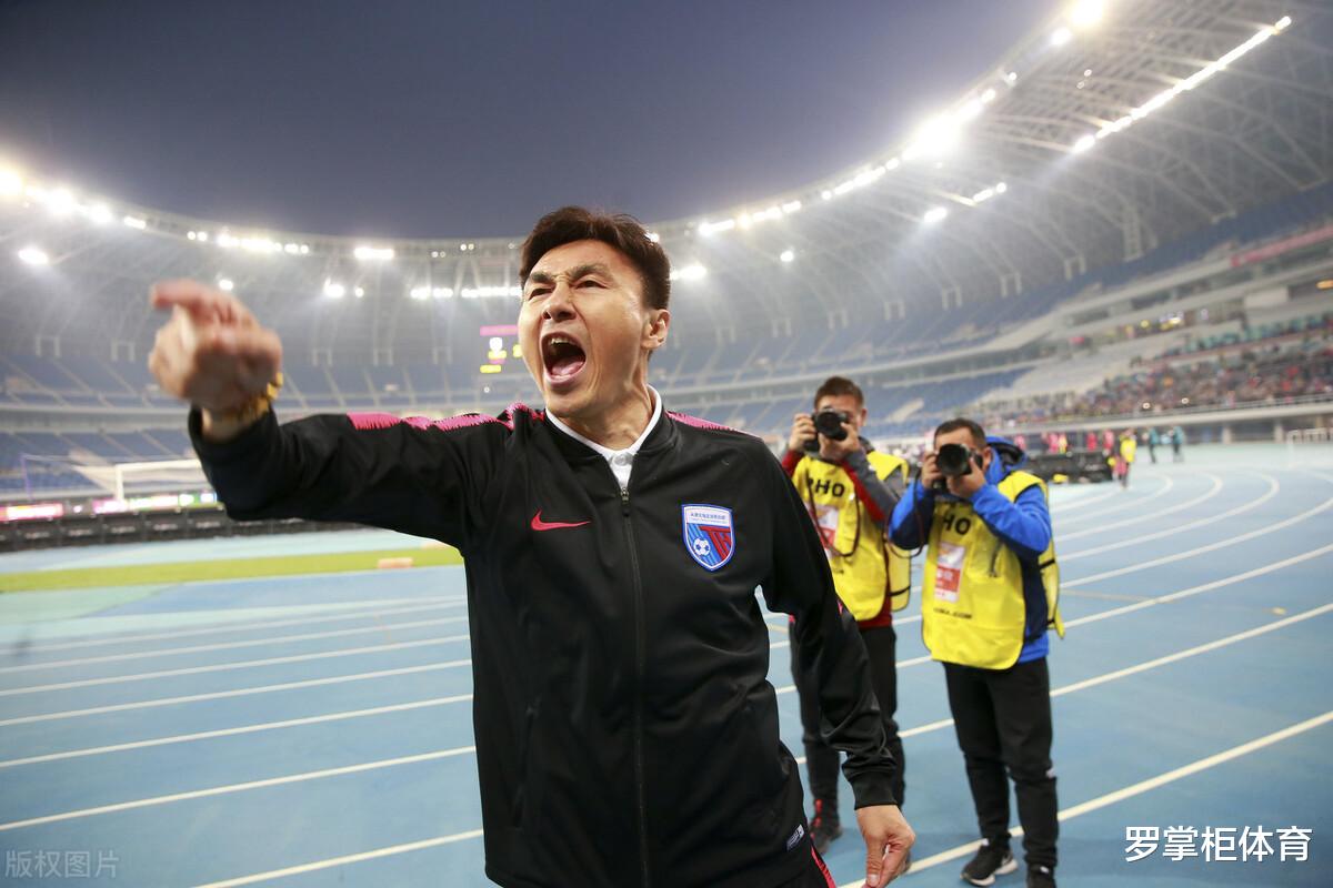 国足|期待！李霄鹏国足豪华教练组即将亮相，实力高出李铁团队一个档次