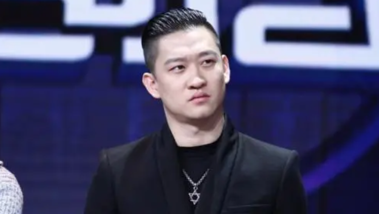 |曹云金有胆大闹生日宴，却在见到李鹤东时秒怂，他究竟是什么来头