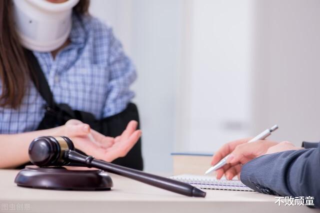 出租车 河南20岁女幼师离奇殒命案疑云:跳湖自尽遗体上却未穿裤子