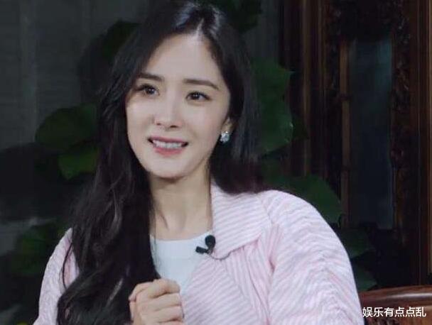 杨幂|杨幂曝跨年晚会后, 请周笔畅陈小春他们吃跨年饭被拒, 理由笑翻全场