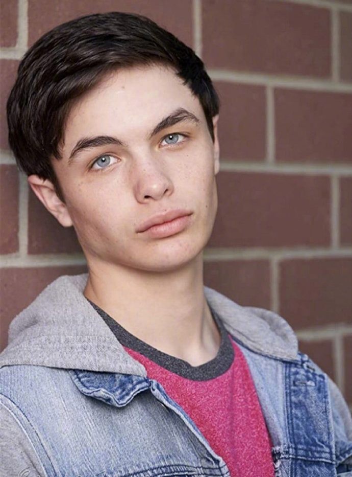 闪电侠|小闪电侠演员因吸毒过量去世，网友：吸毒去世不值得可惜