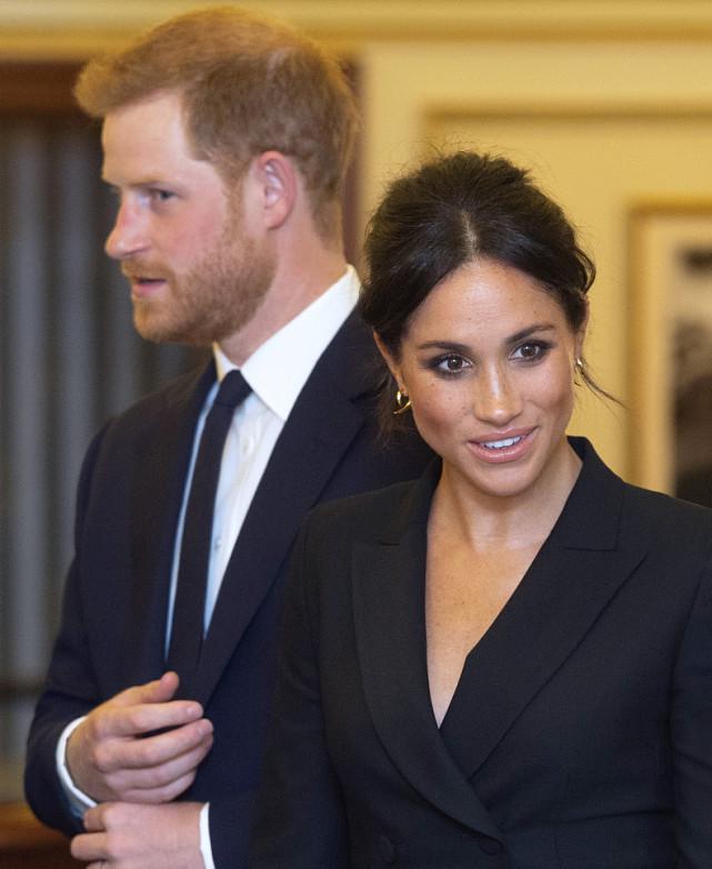 BiuVogue|王室的审美没话说,梅根王妃的颜值不一般,脚腕看着比手还细