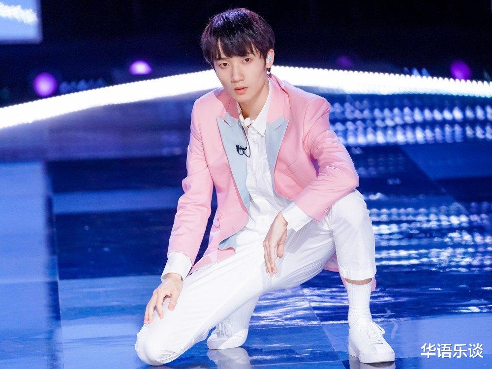 贾玲|好声音冠军5年后重返选秀台，好友周深却是导师，真的不尴尬？