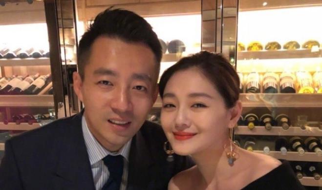 大小s|资本和“豪门”纷纷离去，大小S运筹帷幄，却奈何纷纷跌下神坛？