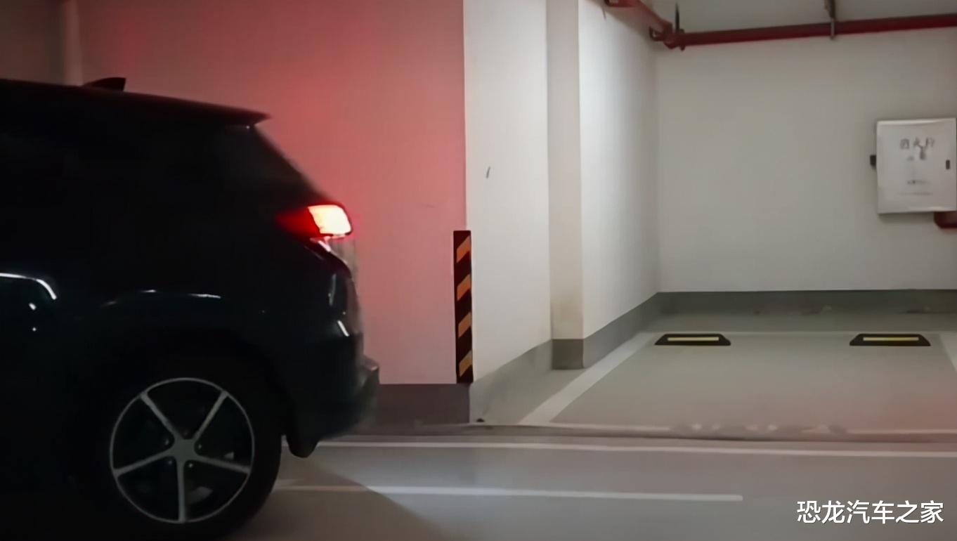  亲爹不慎驾车撞死亲儿子，夫妇索赔保险公司138万，法院判了