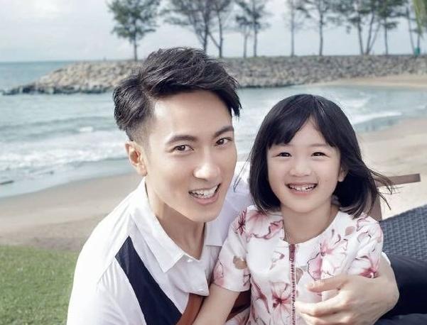 陈小纭|都说吴尊女儿是全家最美，当爸爸晒出生照，才知道啥叫女大十八变