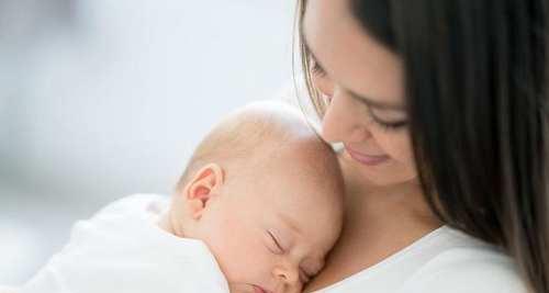 舜网 年轻妈妈当着儿子面换衣服毫不避讳，总觉得孩子小，儿子的举动让她慌了