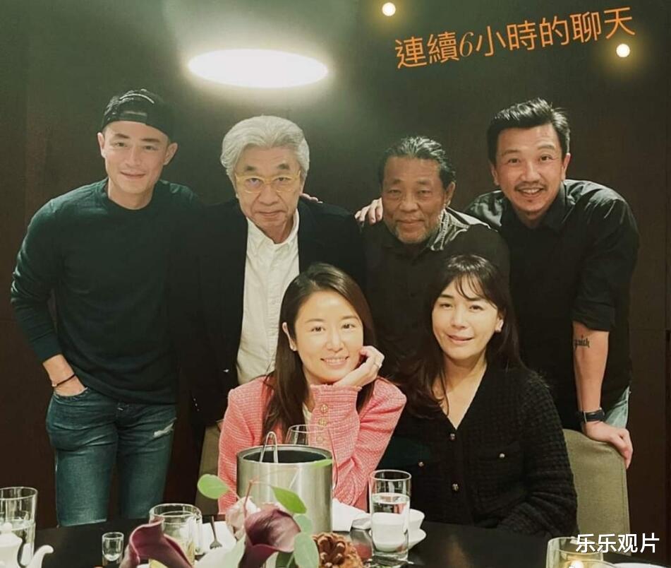 海豚|林心如女儿小海豚露面，穿漂亮粉色公主裙，不停往霍建华怀里钻