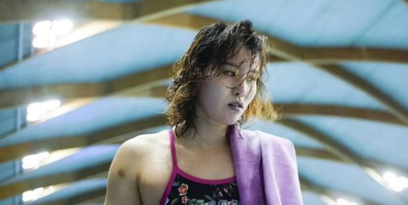 走光|女运动员紧身服争论多年，大马一州因过于“暴露”，取消女子体操