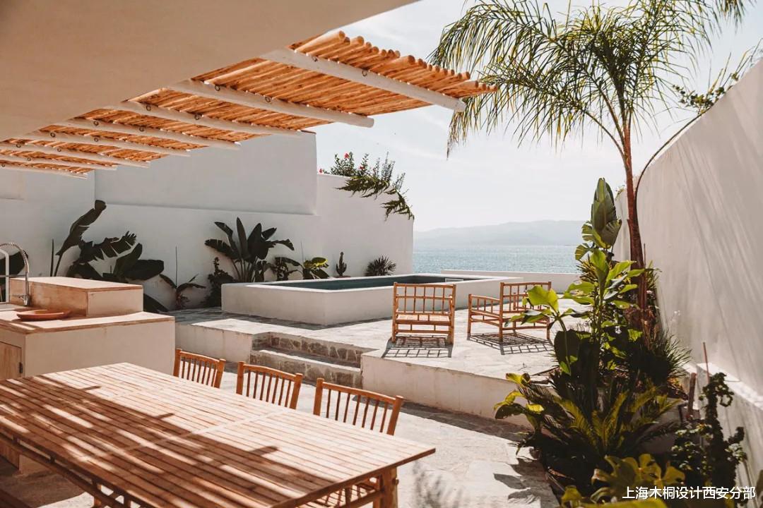 HOUSE BY THE SEA丨在海岸边的建筑里，拥抱阳光