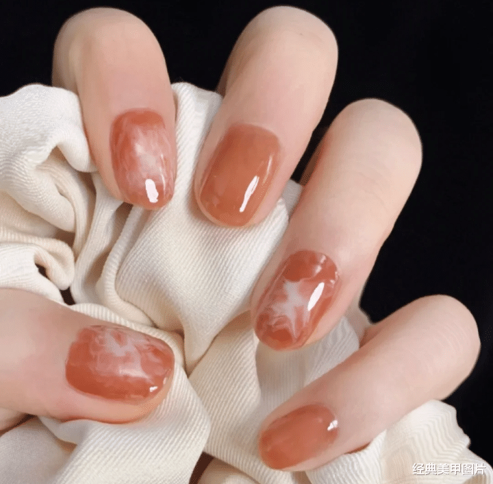 张根硕|温柔可爱的果冻感美甲，拿图去做！