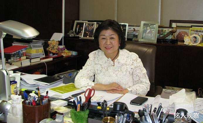 四川省 “造纸女王”张茵：一个靠收废纸起家，当上中国女首富的女人！