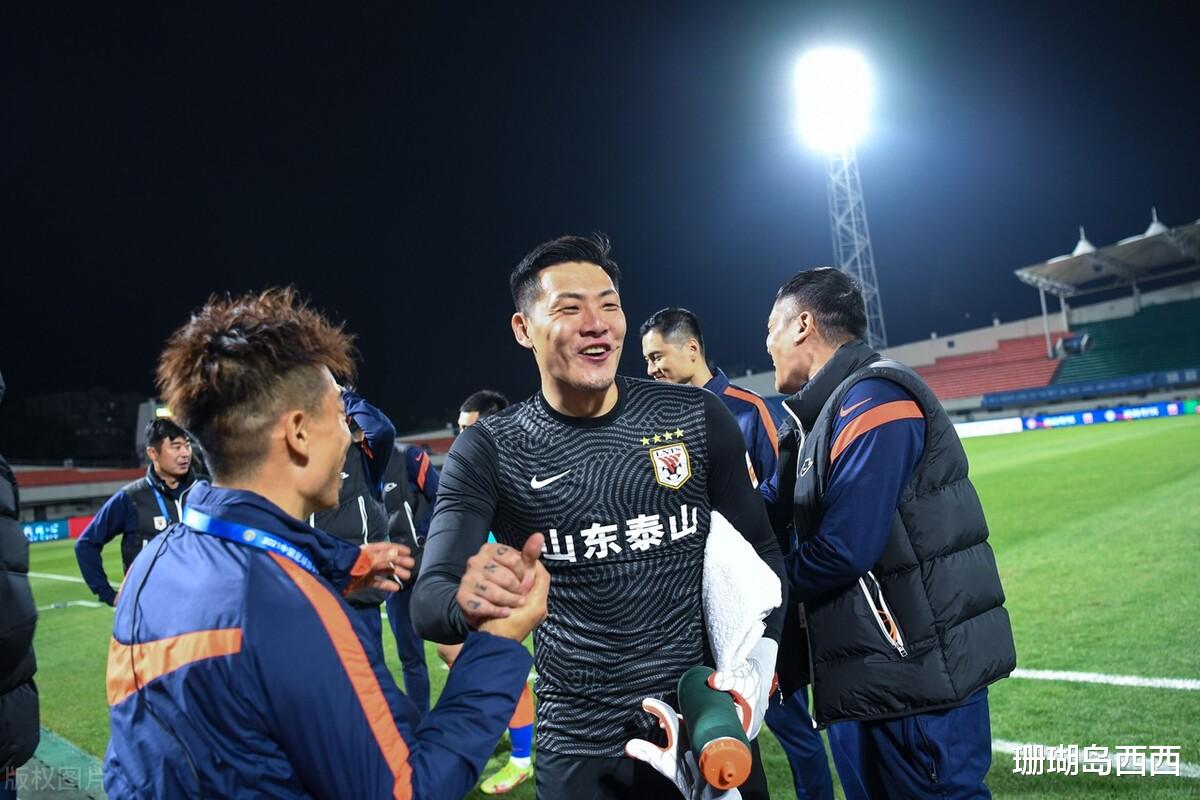 泰山隊(duì)|央視拒播泰山隊(duì)奪冠戰(zhàn)，最佳人選無郭田雨，中超冠軍隊(duì)?wèi)K遭無視