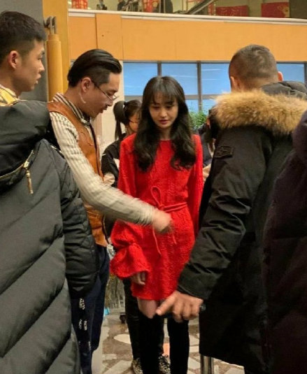 郑爽|疑郑爽退圈录音曝光，承认普通没演技，因幸运成名，情绪激动落泪