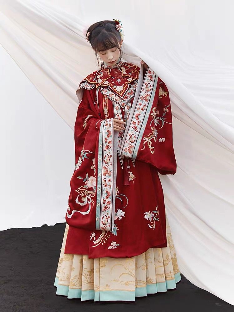 汉服资讯古装文化|换季忽冷忽热，汉服搭配难选择？不如先备好这件高颜值“小披肩”