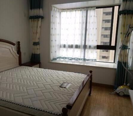 农村婆婆来参观新房,电视墙像墓碑,过道像墓道,气死了