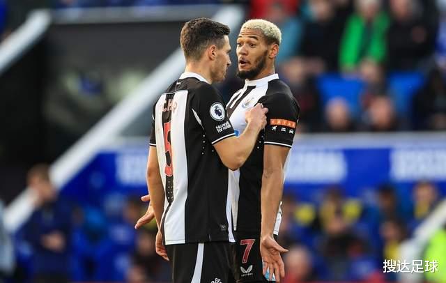 英超|2-4變4-0！前英超冠軍吊打新土豪+完成復(fù)仇，非洲鋒霸空翻慶祝