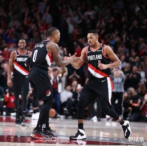 麦科勒姆|狂长33厘米，从1米58变1米91！场均21分赚2亿，如今却要被交易？