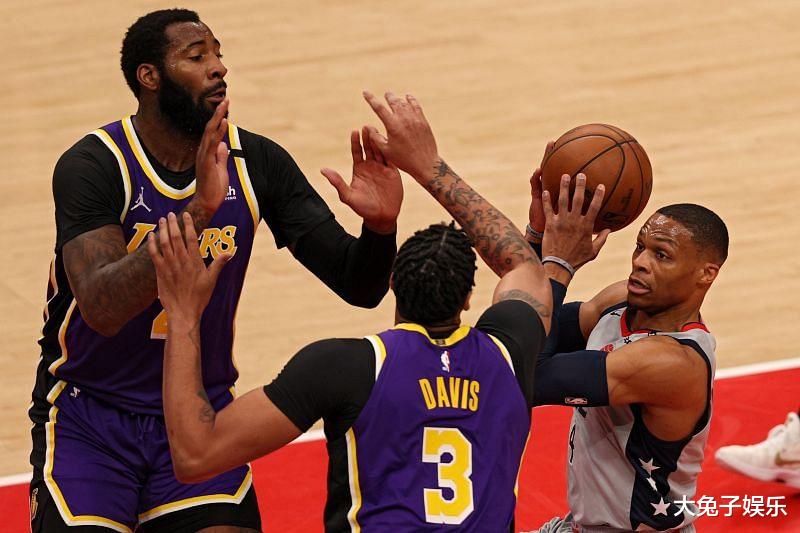 掘金隊|詹姆斯：湖人不可能打附加賽，想出這個主意的人都應該被炒魷魚，明天拿下掘金