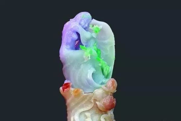 翡翠|这块翡翠原石，拿帝王绿翡翠原石来也不换！货主是傻了吗？