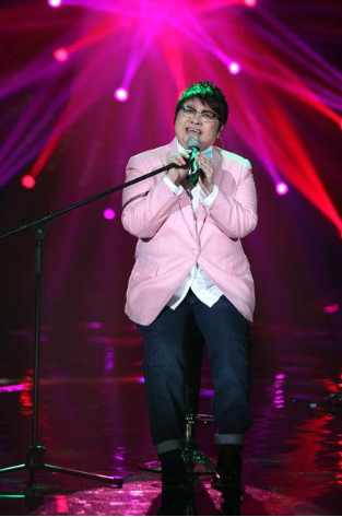 韩红|韩红当年是大学校花？大家以为开玩笑，晒出照片后被惊艳到了