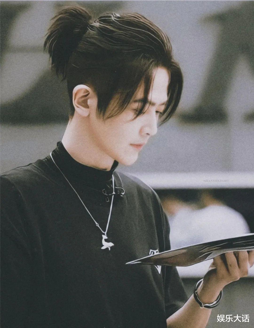 张淇|上了年纪也不油腻的“披哥”，只服这6位，颜值身材完全不输港星