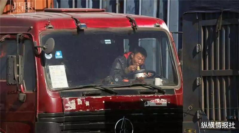 衬衫|又一职业出现“空窗期”,每个月收入过万,年轻人却认为没面子?