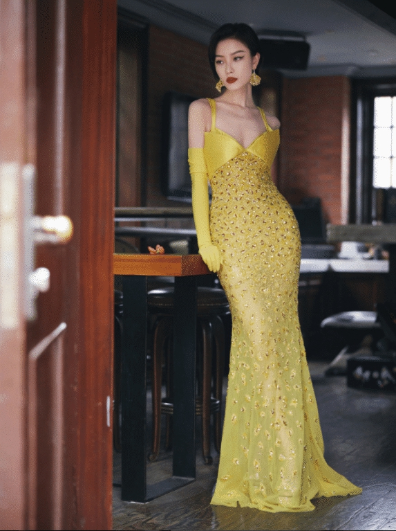 倪妮|刘信达批评倪妮穿着暴露，网友群嘲跳梁小丑，管好自己再说别人