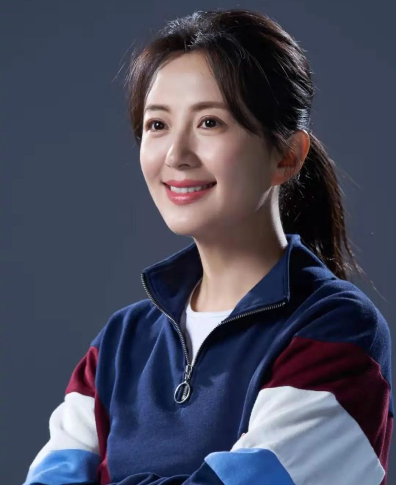 杨童舒|杨童舒：34岁在剧组意外怀孕，儿子5个月早产，丈夫身份成谜