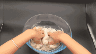 洗完头该不该用吹风机?很多人都做错了,难怪头发一抓掉一把