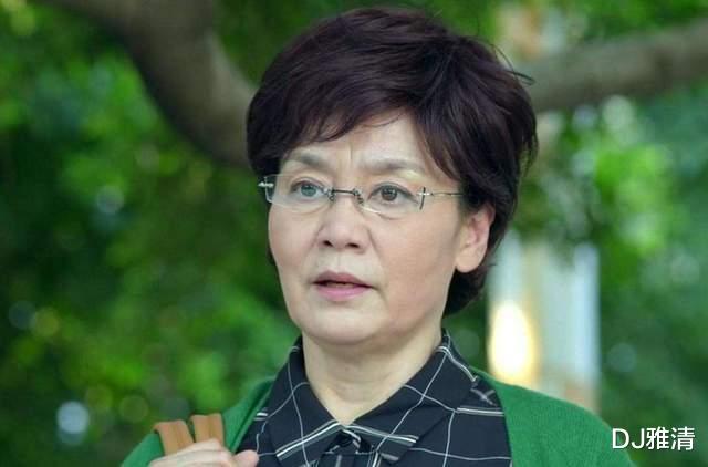 80年代|80年代十位清纯玉女明星，如今同演荧幕母亲，谁转型成功？谁仍在“装”？