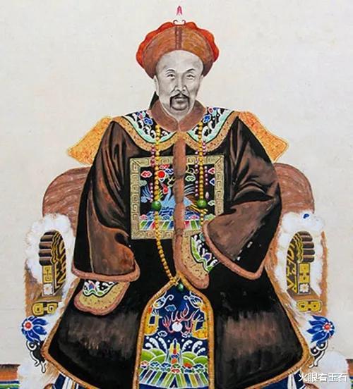 福耳|村民挖出价值6000万的翡翠鼻烟壶，差点换一台拖拉机