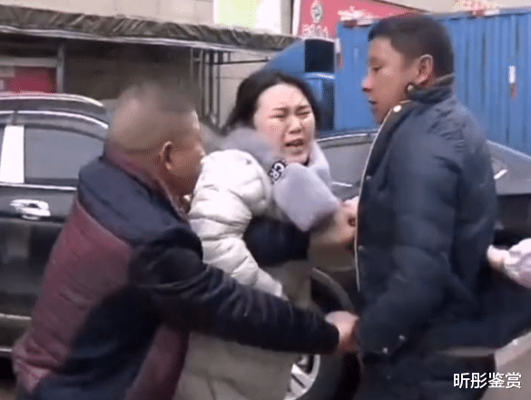 父亲80大寿,失踪20年的儿子突然回家,竟强拆老宅霸占父母财产