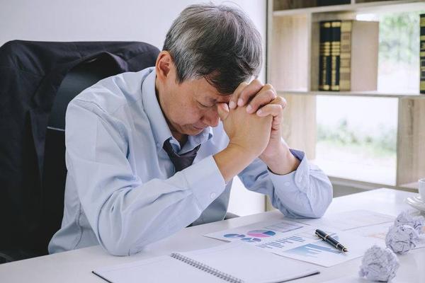 医说健康|50岁过后，男人若出现4个“丑态”，或是提示你该保养身体了