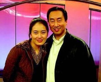 贾妮|贾妮终于忍不住，开口：“我们睡在一起8年了，你到底娶不娶我过门？”