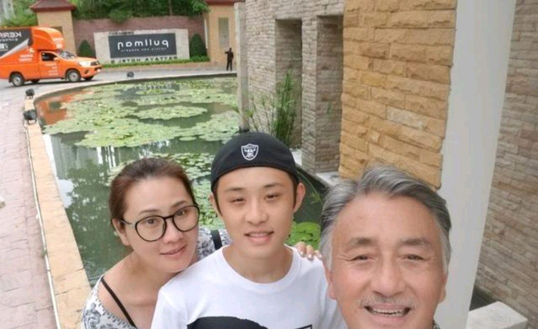 吴岱融|吴岱融:最帅“花无缺”,巅峰期被雪藏,拍风月片结识妻子钟淑慧