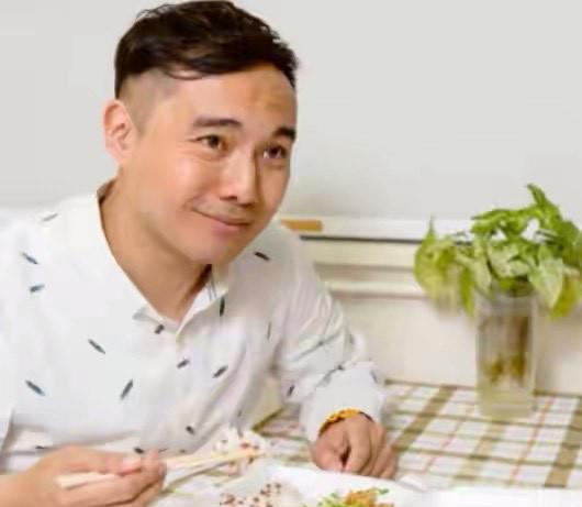 周旭阳嘉应 著名男星黄嘉威被曝!涉嫌猥亵未成年少女,法院判决监禁7年半