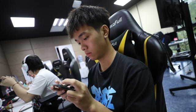 说DJ的妈妈|使命召唤手游很绚丽,就是不知道你手机扛得住不