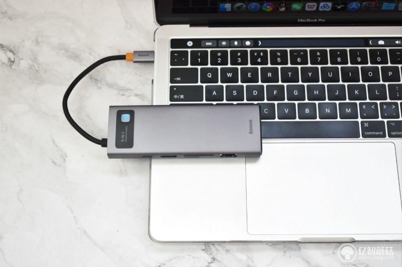 sevokk Macbook的完美搭档！倍思九合一Type-C 扩展坞，为你解决笔记本接口单一的烦恼