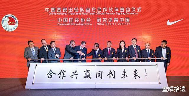 李宁|消失7天后郭艾伦首次现身，一身李宁支持国货，如今无球可打！