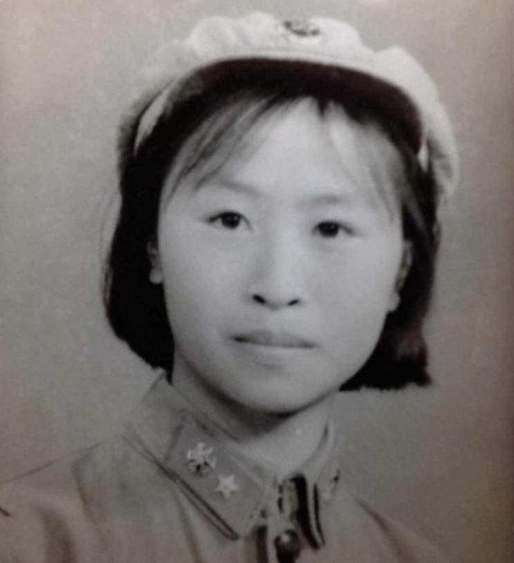 张少华|“丑娘”张少华年轻时有多美?校花级别,20岁照片简直太美了