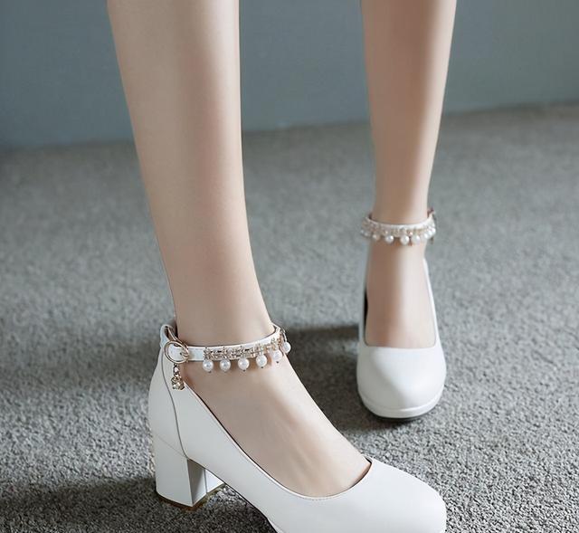 小九讲美业|不是只有细跟高跟鞋才好看，粗跟高跟鞋也好看显气质，时髦有档次