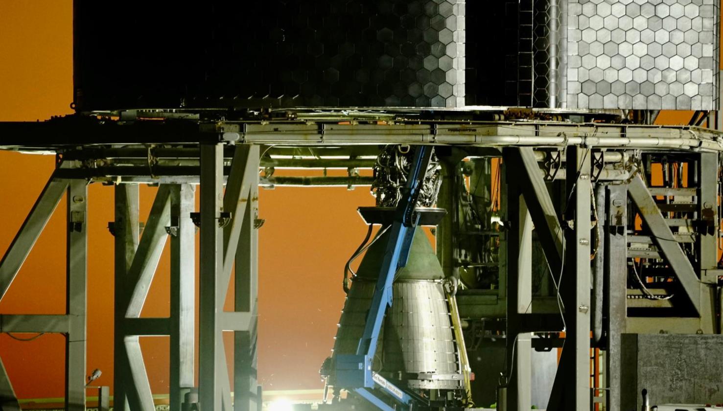 SpaceX星际飞船猛禽发动机已全部安装,真空猛禽静态点火视频曝光