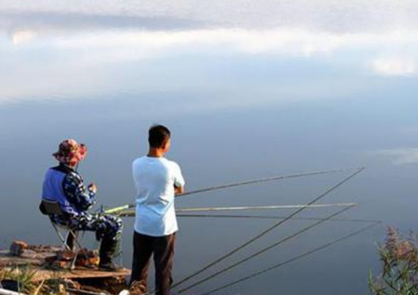 池子|找不准底,不一定是水底地形原因,这几种情况都可能——盛世三渔