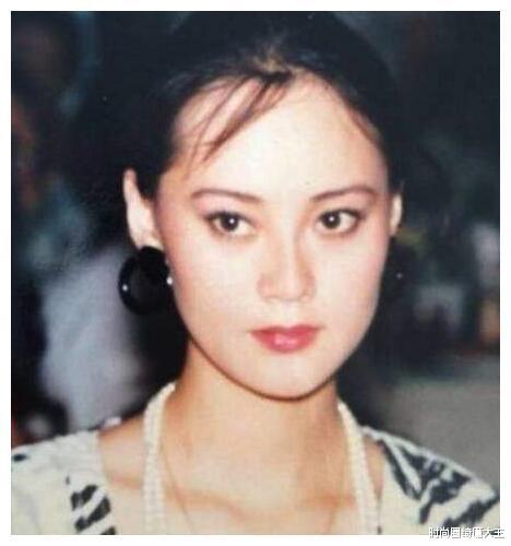 时尚圈绮魔大王|得罪宋佳被封杀10年，演了30年配角，刘奕君凭《扫黑风暴》火了