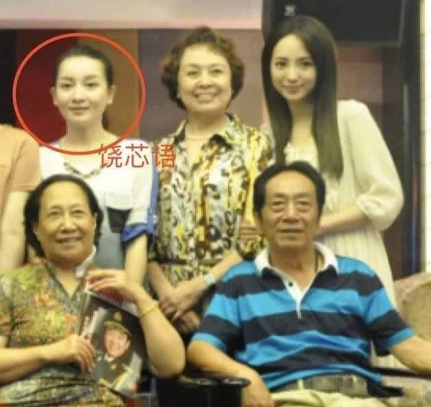 王奎荣|2014年，31岁饶芯语执意嫁给68岁王奎荣，结婚多年，依旧恩爱！