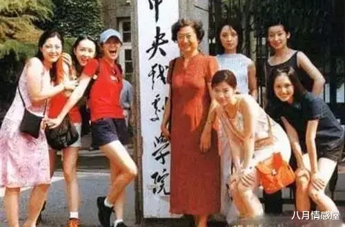 袁泉|袁泉新剧再度封神!碾压倪妮、秒杀刘诗诗,42岁她才是最强王者!