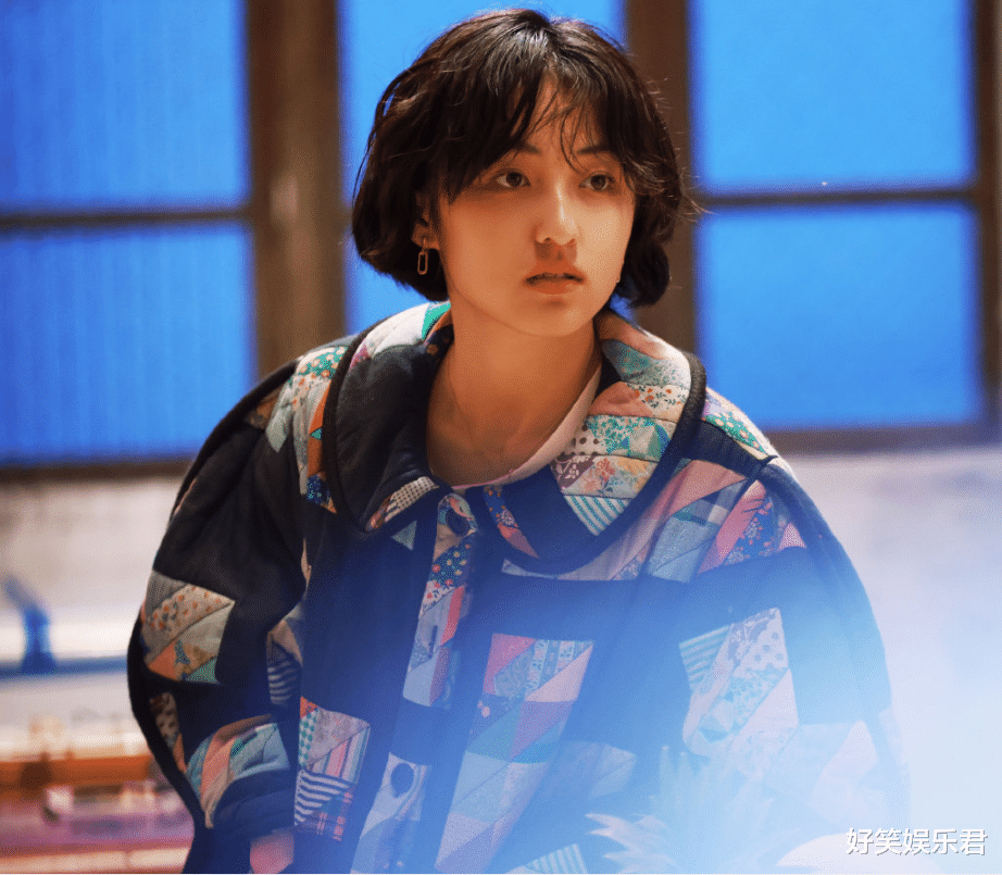 张子枫|张子枫的籍贯是河南省，却用四川话和彭昱畅交流，背后原因太感人