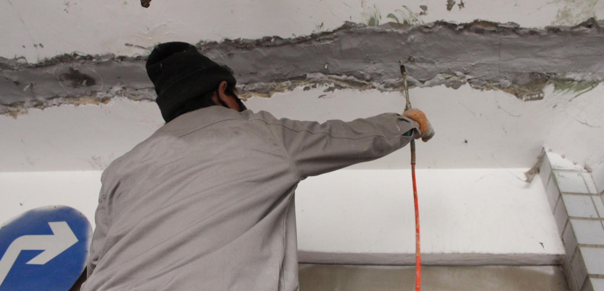 花间语录|卫生间漏水的可能原因有4种，其中3种不需要砸砖，就可以补漏